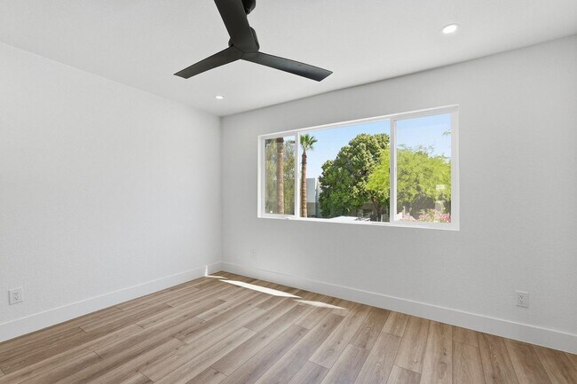 Building Photo - 122 S Hardy Dr