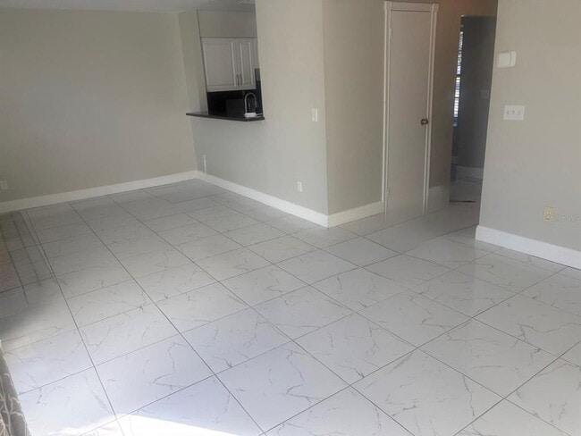 Building Photo - 3216 Hempstead Ave