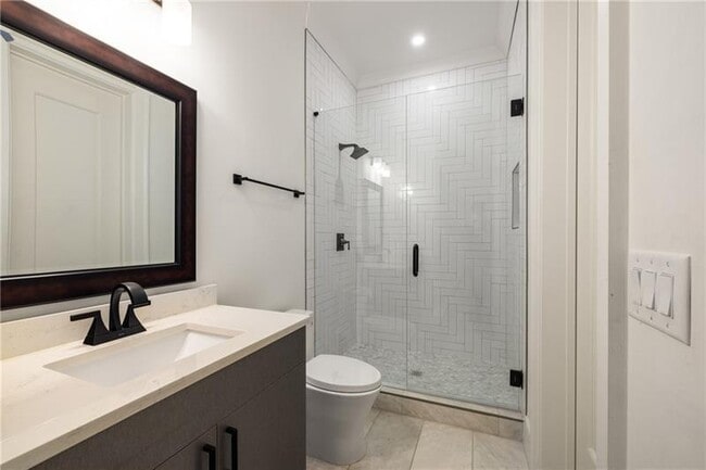 Building Photo - 306 Pinecrest Rd NE