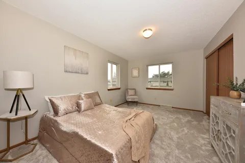 Building Photo - W163N11528 Windsor Ct