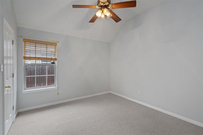 Building Photo - 901 Cashew Ln