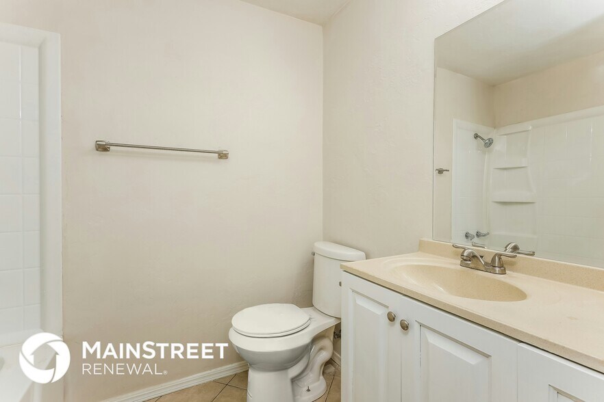 Building Photo - 908 N 5th St