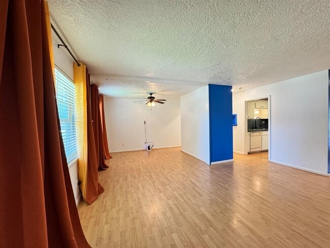 Building Photo - 1622 Denison Dr