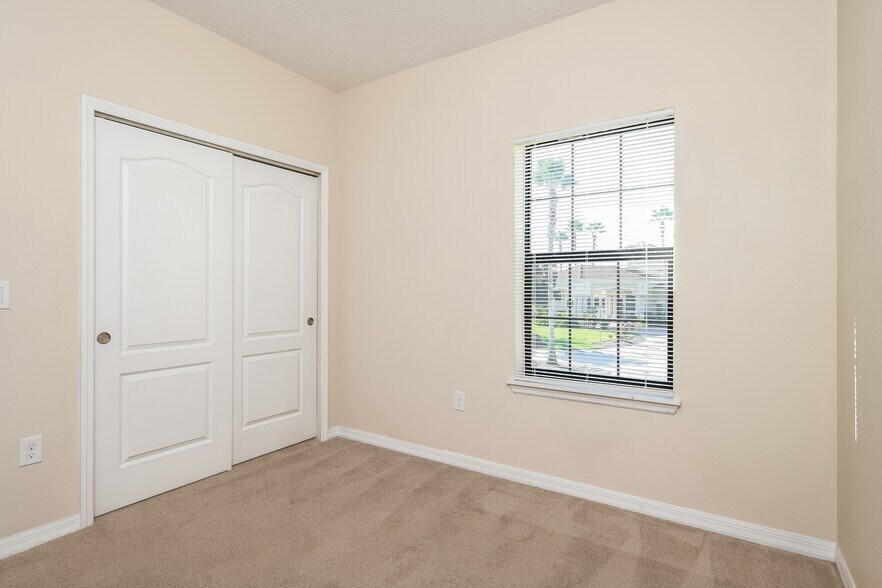 Building Photo - 1462 Pacific Rd