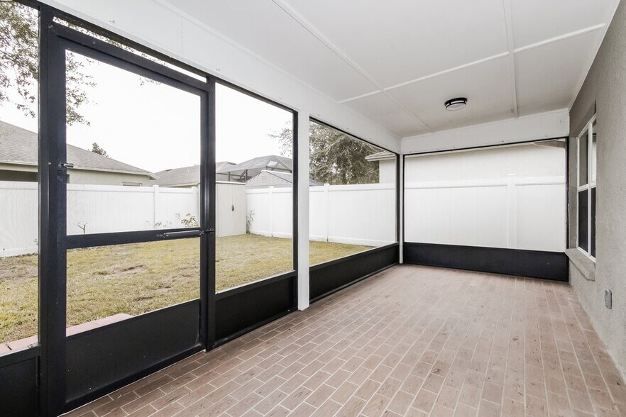 Building Photo - 423 Fern Gulley Dr