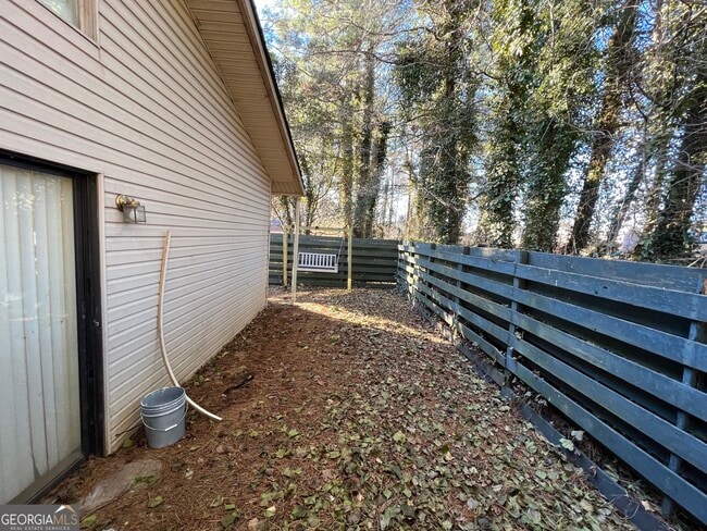 Building Photo - 7560 Taylor Rd