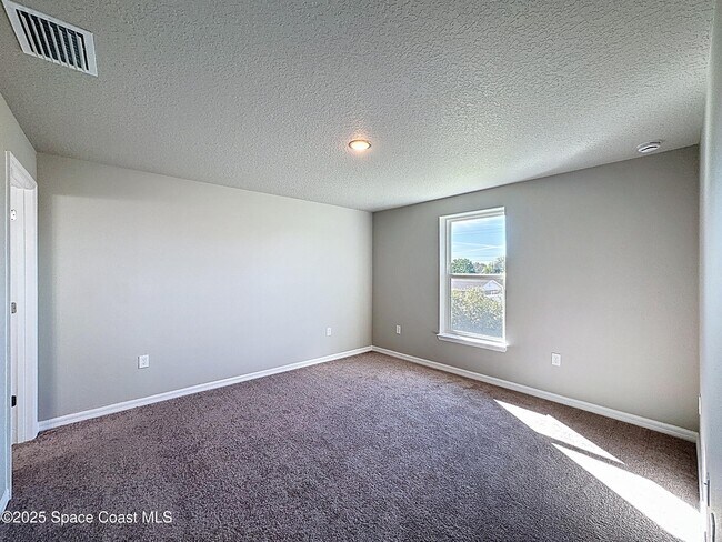 Building Photo - 534 L M Davey Ln