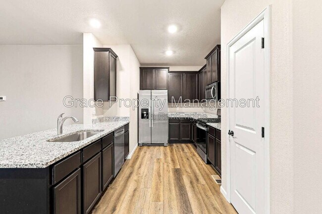 Building Photo - 8883 Ventura Ct