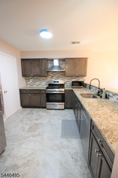 Building Photo - 83 Winchester Way