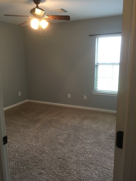Guest Bedroom - 108 Smalley Rd