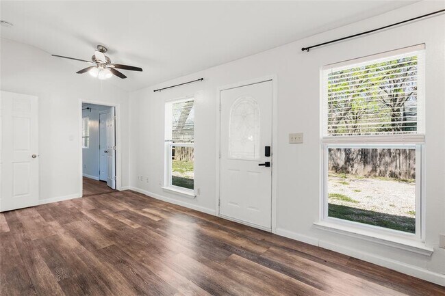 Building Photo - 1116 Ebert Ave