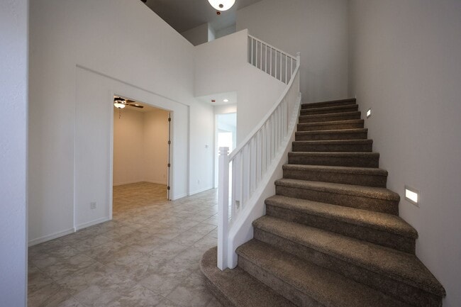 Building Photo - 3 Bedroom + Den and Loft in Aloravita Community