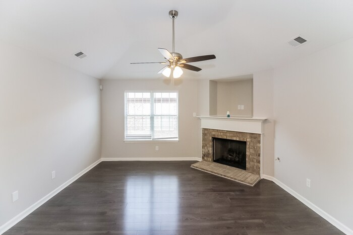 Building Photo - 1193 Casentino St