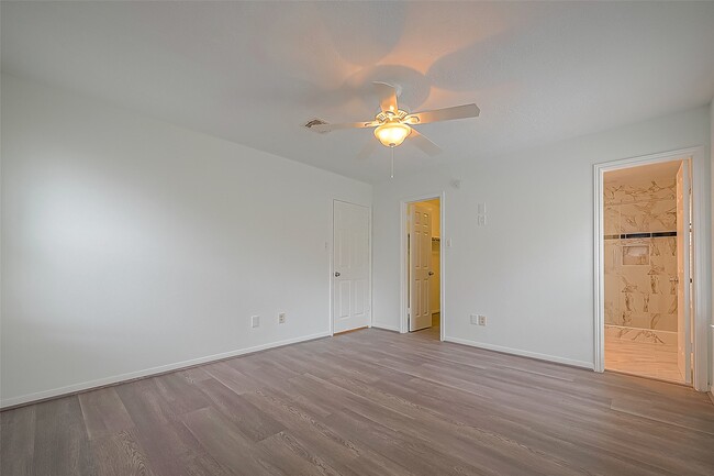 Building Photo - 4431 Duesenberg Dr