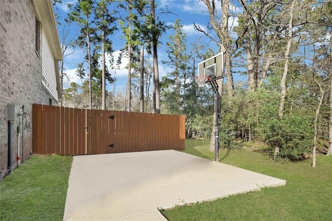 Building Photo - 3310 Pine Chase Dr