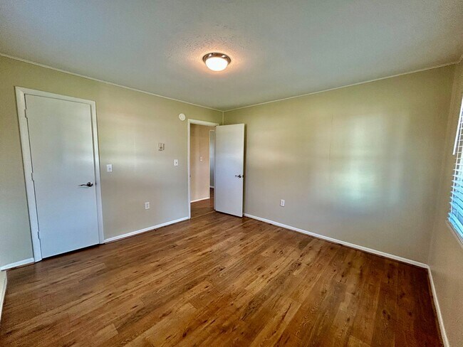 Building Photo - Quiet Duplex In Mt. Sterling!