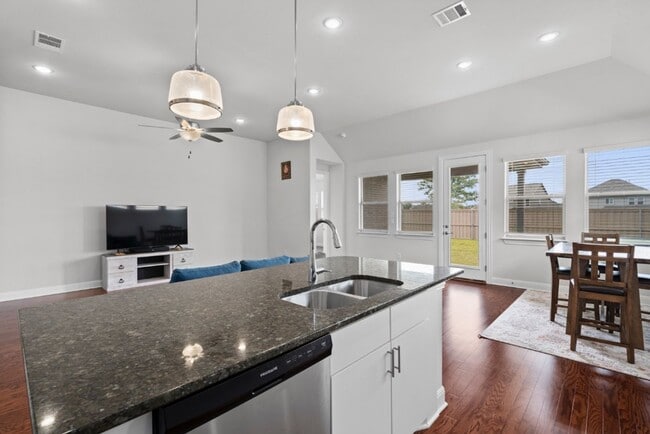 Building Photo - 129 Smokebush Trail