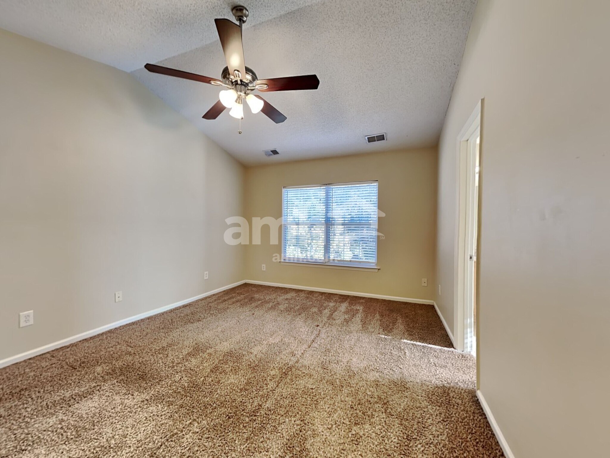 Building Photo - 228 Eagle Ridge Rd