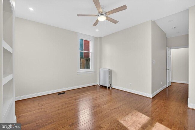 Building Photo - 515 N Columbus St