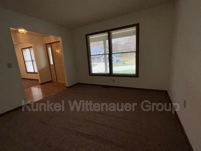 Building Photo - Single Family Home
