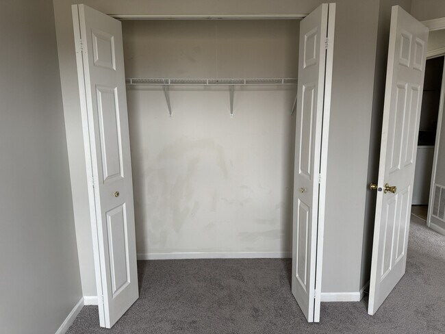 Building Photo - 309 Springbrook Trail S