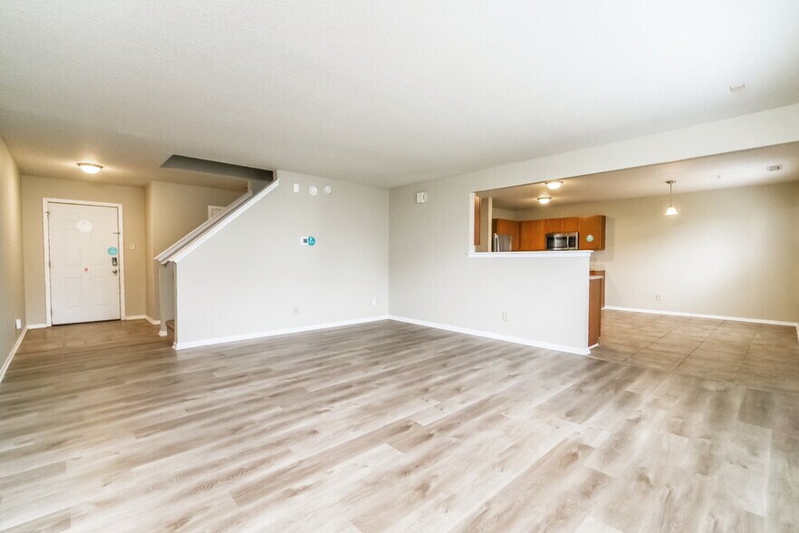 Building Photo - 2832 Ludwig Dr