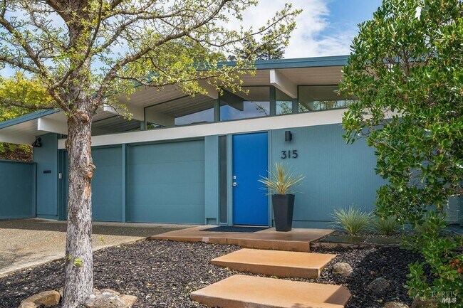 Building Photo - 315 Mt Shasta Dr