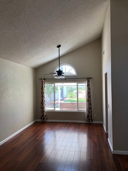 Dining Area - 29093 River Run Ln