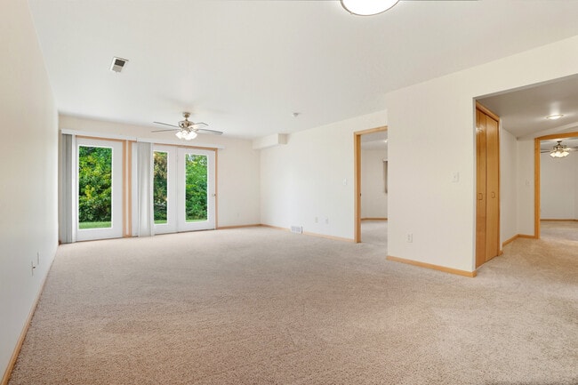 Building Photo - 8 Redtail Ct