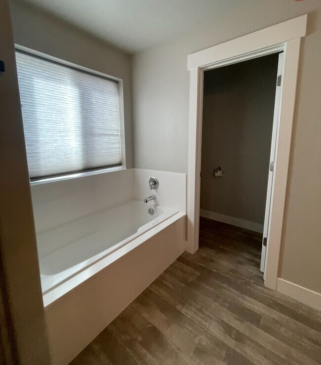 Building Photo - 3947 W 1750 N