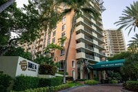Building Photo - 2951 S Bayshore Dr