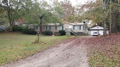 Building Photo - 18 Valley Trail SE