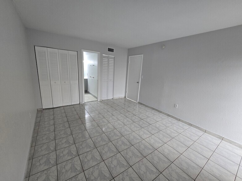 Building Photo - 4715 NW 7th St