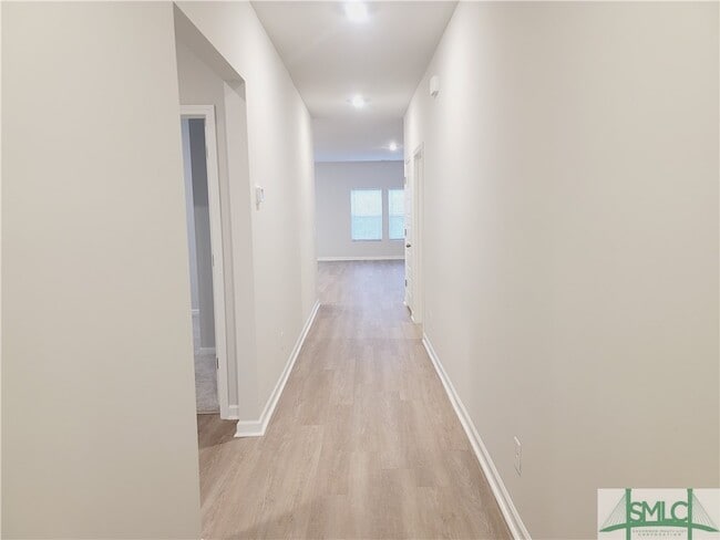 Building Photo - 275 Lillian St