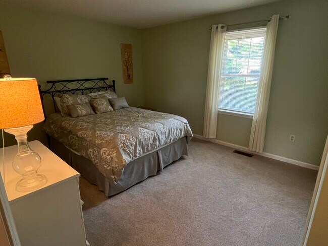 Building Photo - 301 Penns Ln