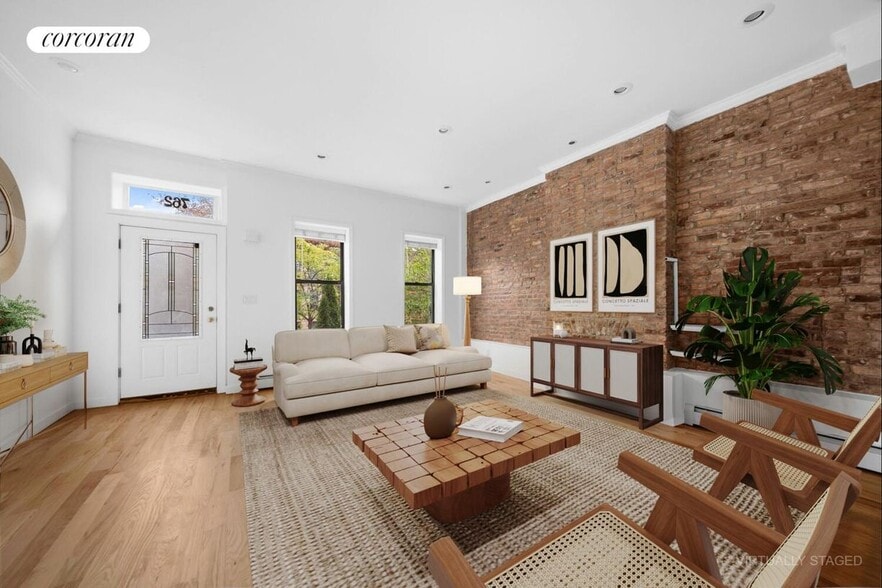 Primary Photo - 762 Hancock St