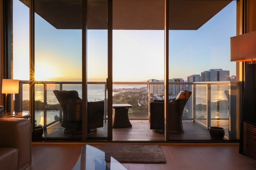 OCEAN VIEWS - 1551 Ala Wai Blvd
