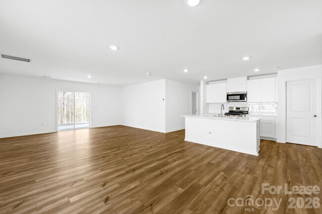 Building Photo - 544 Sand Dunes Dr