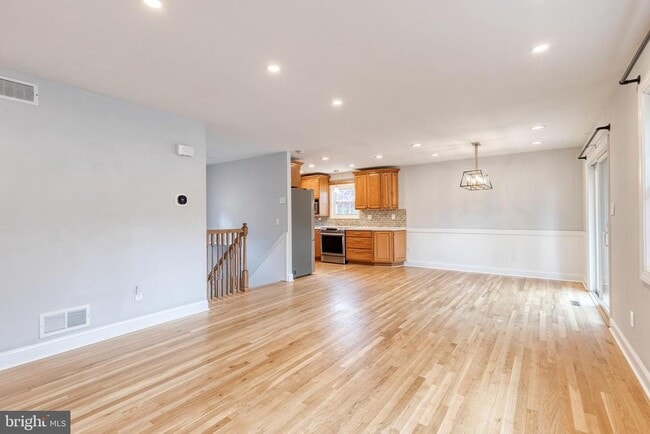 Primary Photo - 617 Oak Ln