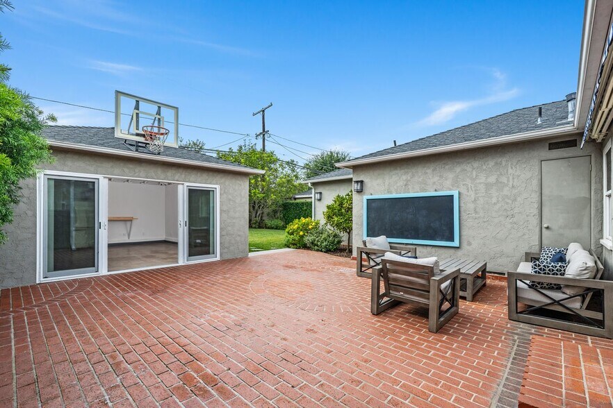 Building Photo - 7901 Westlawn Ave