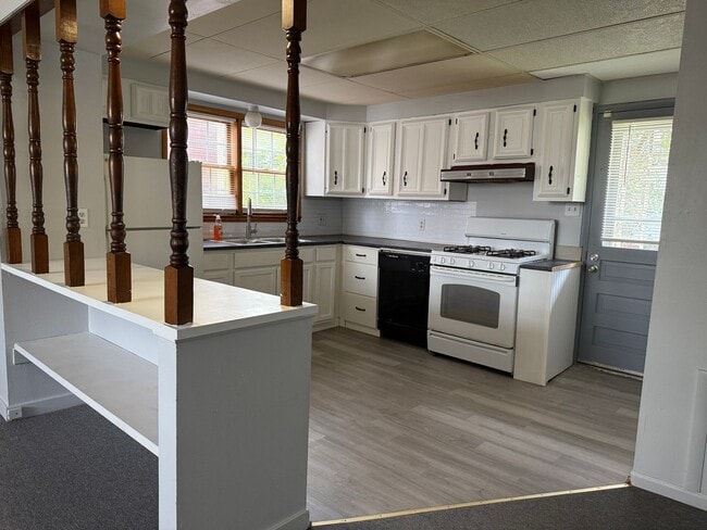 Building Photo - 113 Line Way