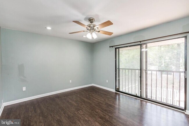 Building Photo - 5438 Ring Dove Ln