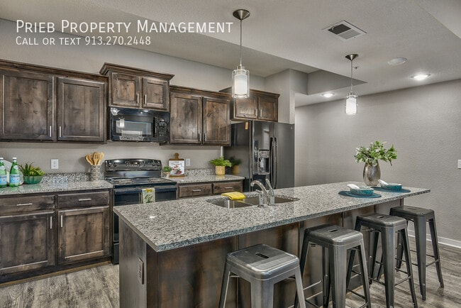 Building Photo - 12307 S Chelsea St