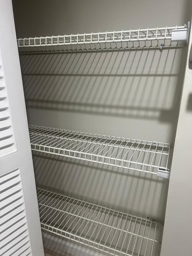 Building Photo - 6322 Seven Springs Blvd