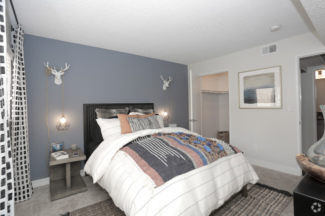 1BR, 1BA - 751 SF - Solterra At Civic Center
