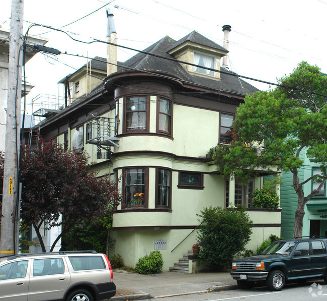 Building Photo - 1909 Lake Street