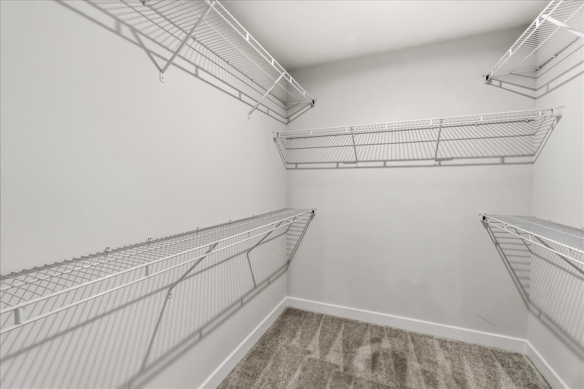 Walk in Closet - 1403 Wilmer Park Ln