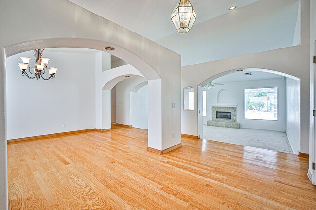 Building Photo - 6025 Egan Crest Dr