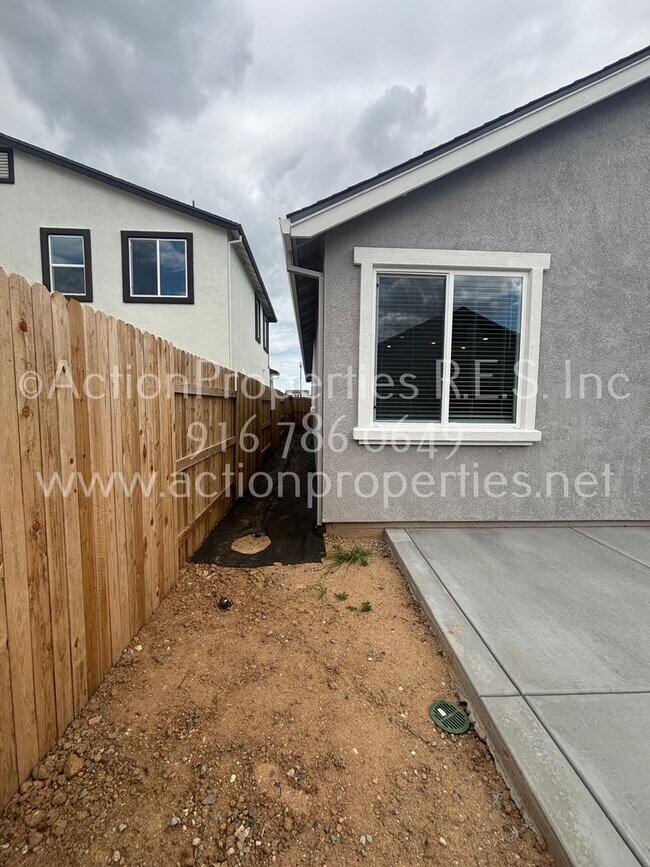 Building Photo - Action Properties Offering Roseville Solar: Inspiration Village Community Gated: 3 Bedroom 3 Bath...
