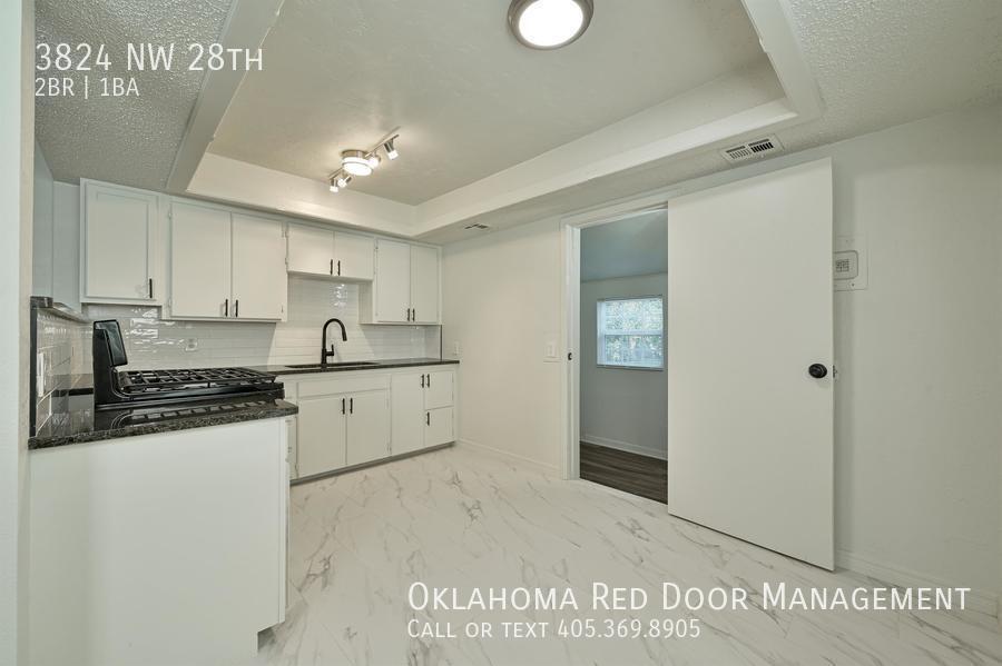 Building Photo - 3824 NW 28th St